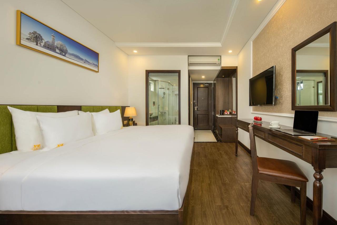 Santa Luxury Hotel Da Nang Exterior photo